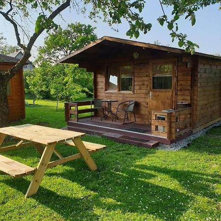 Cozy Summer House With Free Parking Near City Center & Beach Kuressaare Exteriör bild